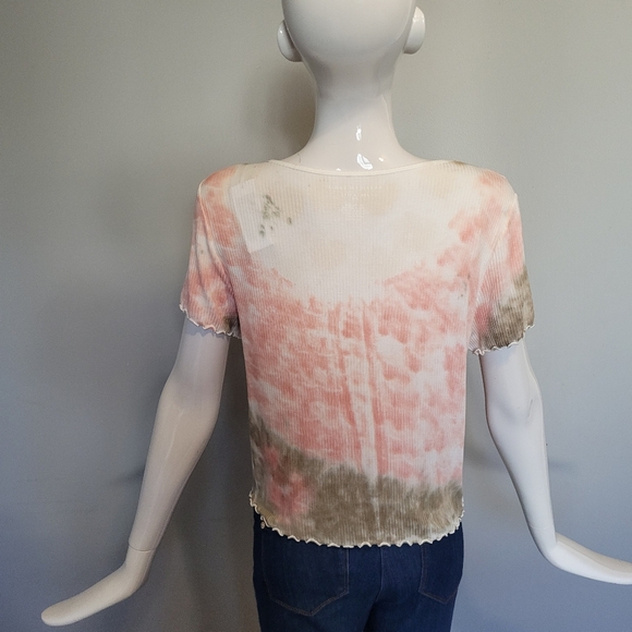 American Eagle Tie Dye Snap Front Baby Tee with Scalloped Edges, BNWT, Size XL - Picture 3 of 8